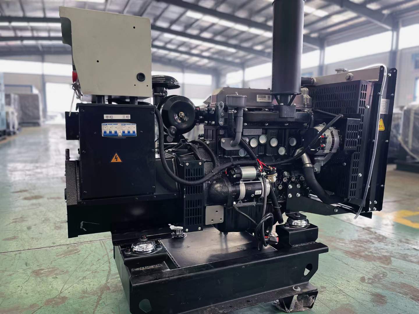 应急如何降低电感性负载对发电机的影响？