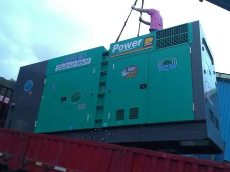 应急柴油发电机组转速不稳定时，如何对发动机进行维护？