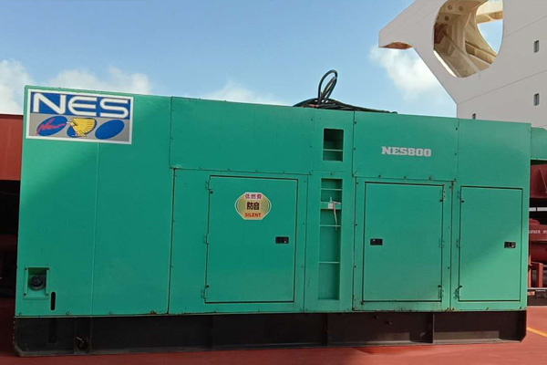 应急如何检测发电机组中性点接地是否良好？