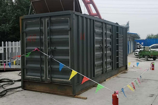 应急发电机租赁空气滤清器多久更换一次？