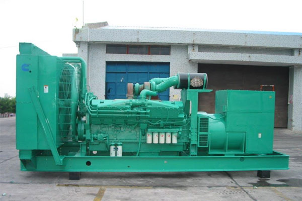 应急工厂发电机应急发电时如何更准确地检查发电机状态？