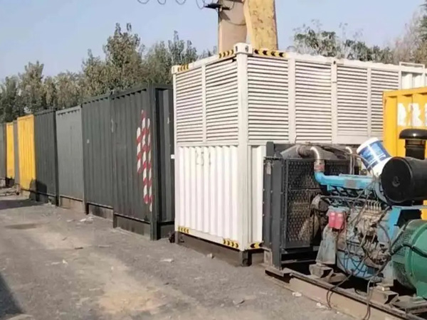 应急200KW柴油发电机机组每小时油耗是多少？