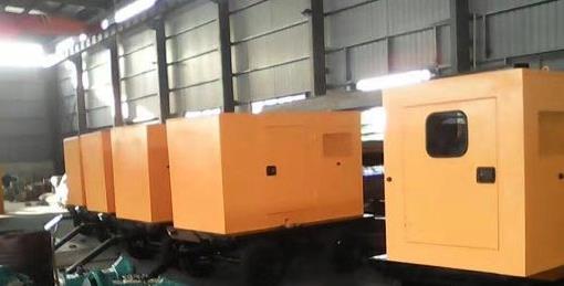 应急柴油发电机组冬季启动后需要进行哪些检查和操作？